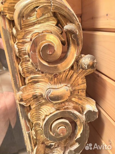 Антикварное настенное зеркало