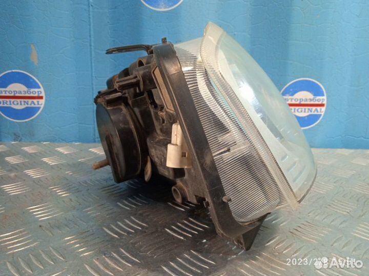 Фара передняя правая Renault Logan 1