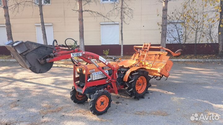 Мини-трактор Kubota B7000, 2003