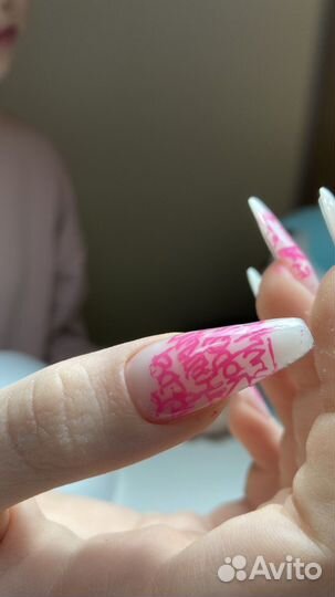 Модель на наращивание ногтей