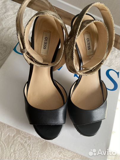 Босоножки Guess 37