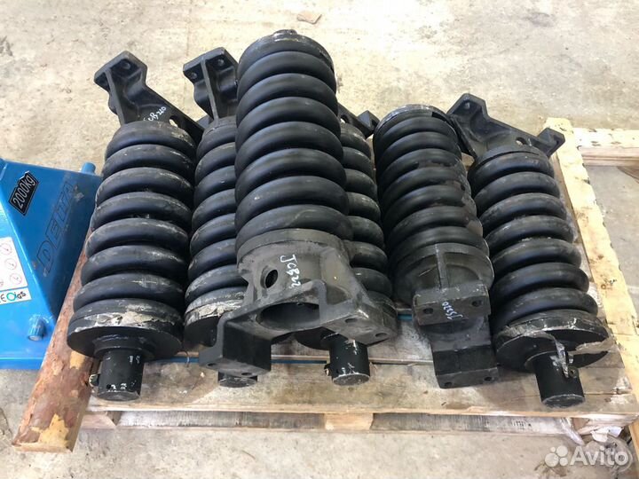 Механизмы натяжения на импортные гус. экскаваторы