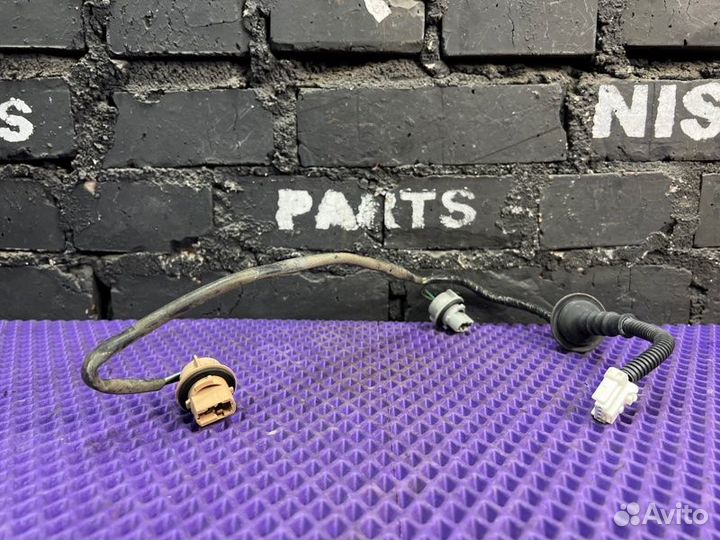 Патрон лампы задний правый Nissan X-Trail