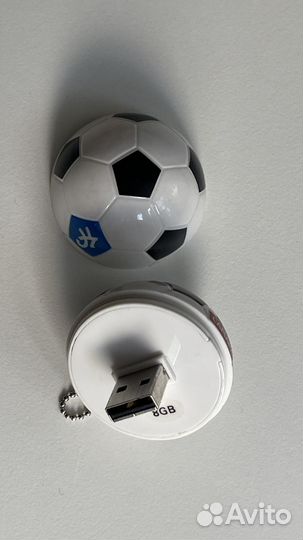 USB флешка на 8 gb футбольный мяч