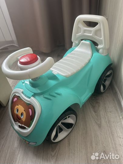 Машинка толокар с ручкой