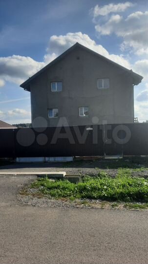 Дом 300 м² на участке 10 сот.