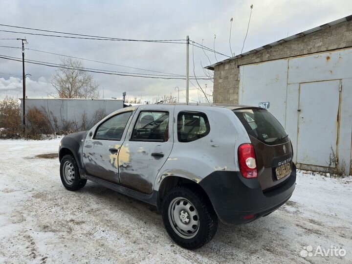 Renault Duster 1.6 МТ, 2014, битый, 16 000 км