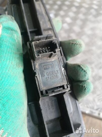 Кнопка стеклоподъемника передняя правая Geely Mk