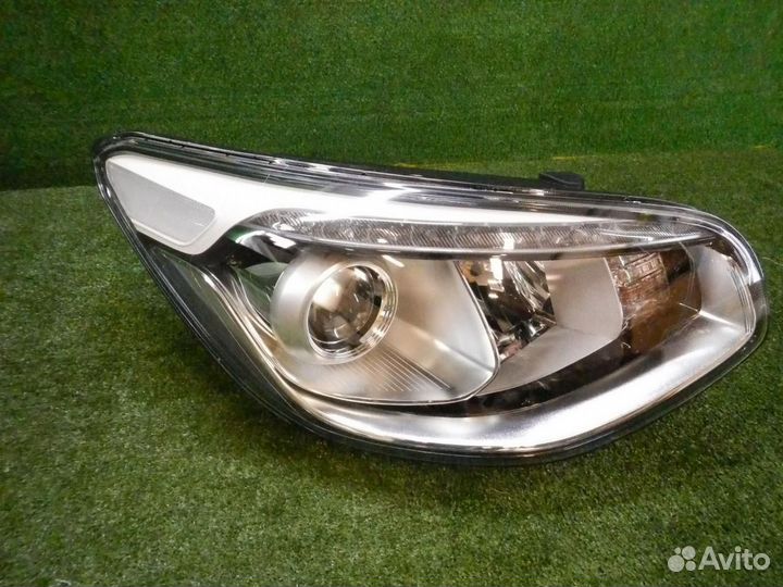 Фара правая Kia Soul