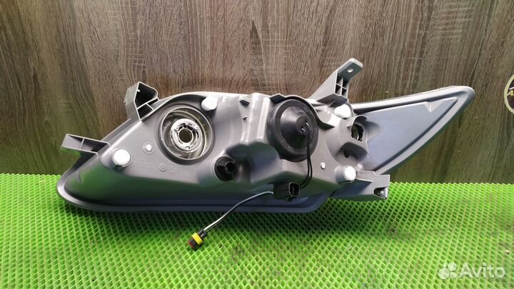 Фара правая Toyota Camry XV40 06-09