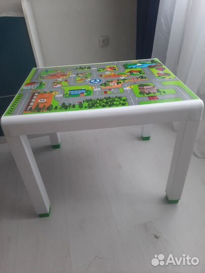 Стол детский пластиковый