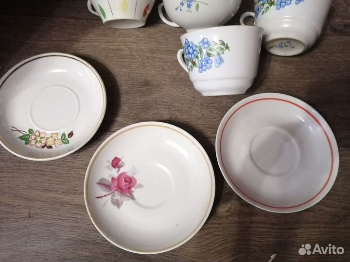 Чайные чашки с блюдцами