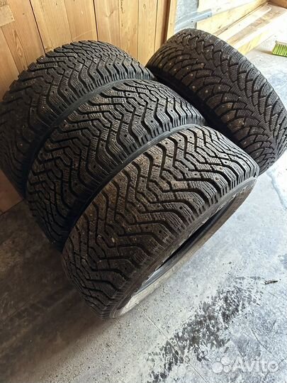 Goodyear UltraGrip 500 215/60 R16
