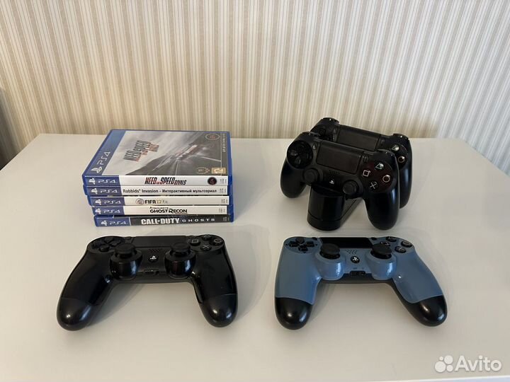 Sony Playstation 4 + Набор геймпадов