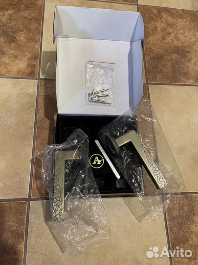 Дверная ручка adden BAU