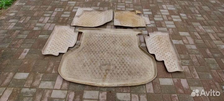 Автомобильные коврики резиновые