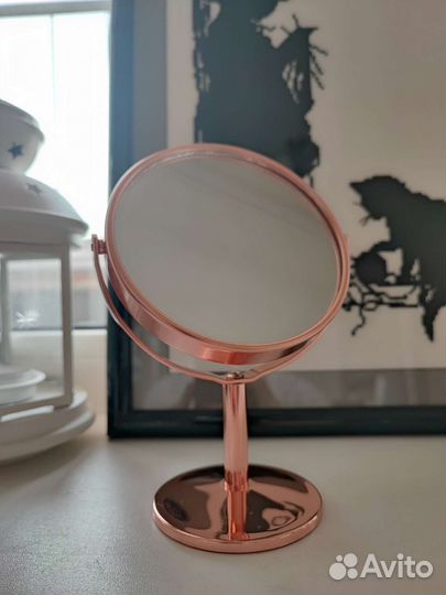Косметическое настольное зеркало двустороннее