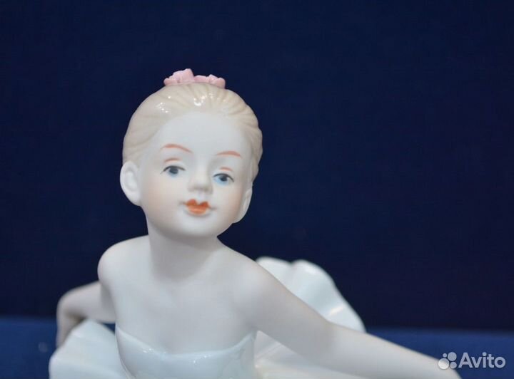 Фарфоровая статуэтка- юная балерина (40)