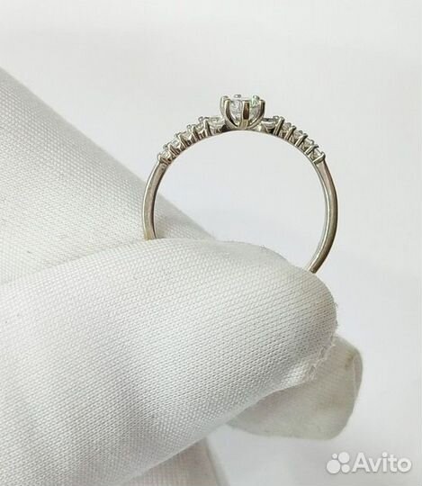 Золотое кольцо с камнем 16,5р