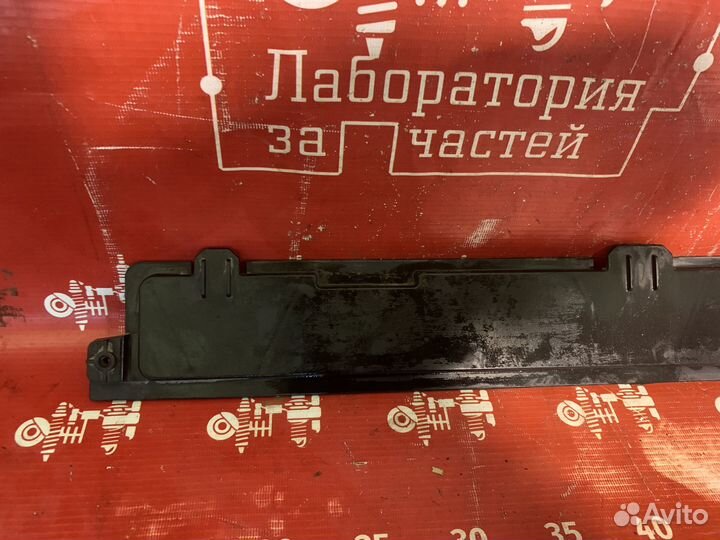 Volkswagen Polo Дефлектор радиатора