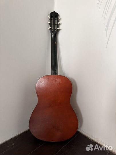 Гитара шестиструнная