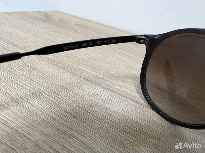 Солнцезащитные очки Armani Exchange