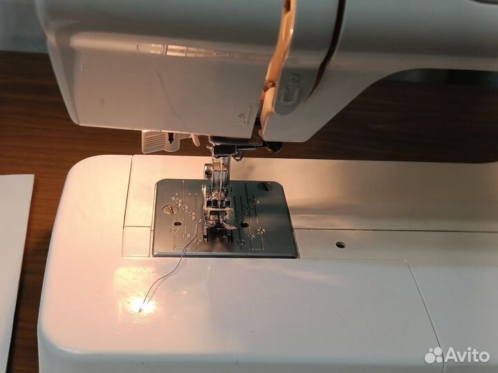 Швейная машина Janome