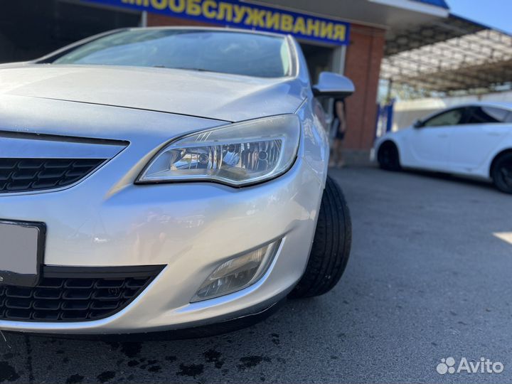 Opel Astra 1.4 AT, 2011, 247 000 км