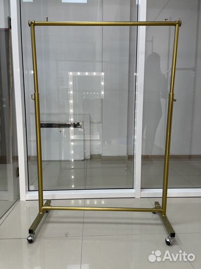 Вешалка для одежды напольная на колесах