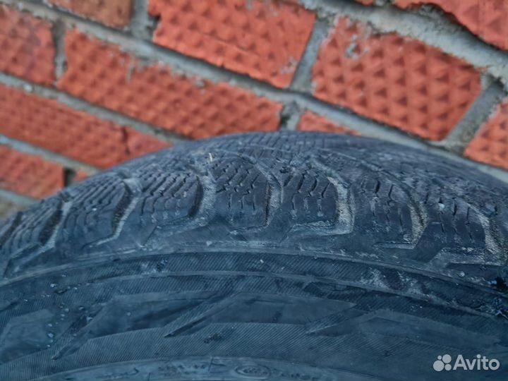 Nokian Tyres Hakkapeliitta R2 215/55 R17 98R