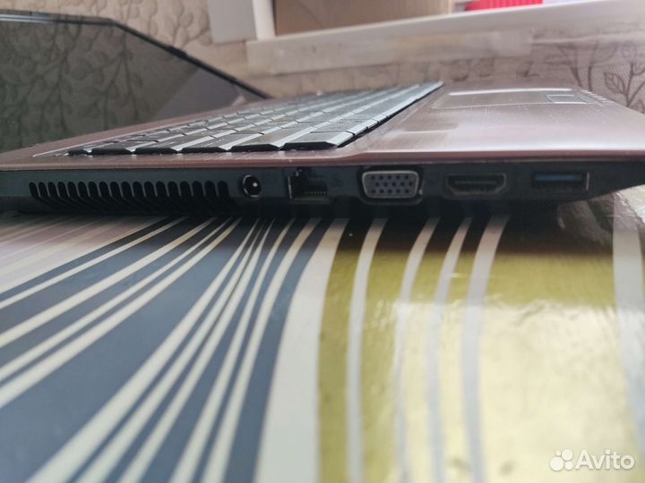 Мощный Asus на i7/GT 520MX/8gb