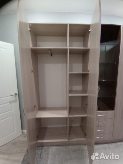 Шкаф распашной