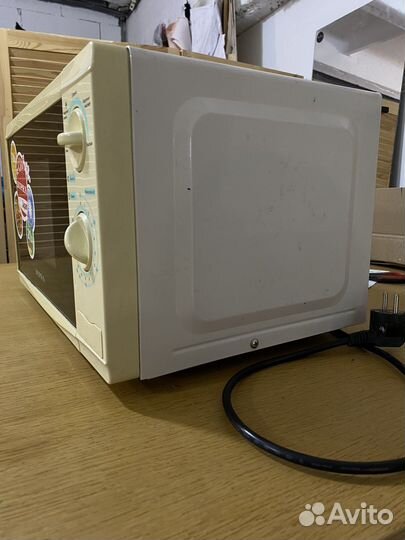 Микроволновая печь supra