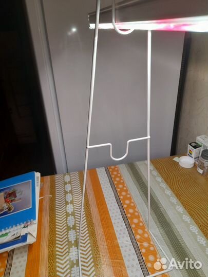 Фитолампа с подставкой для растений