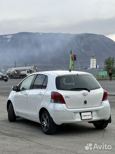 Toyota Vitz 1.0 CVT, 2008, 137 450 км