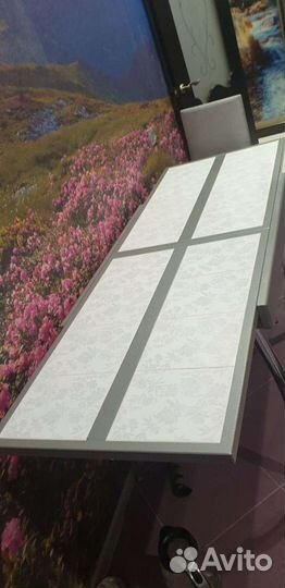 Обеденный стол