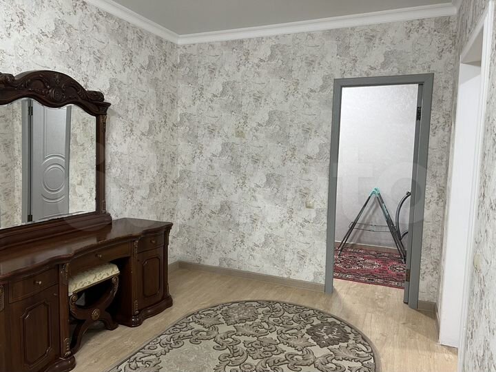 2-к. квартира, 80 м², 3/10 эт.