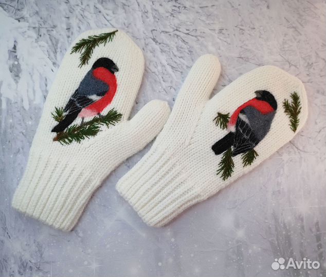 Варежки женские с снегирями