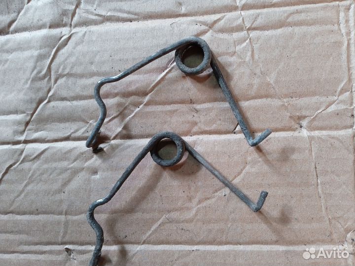 Пружина защёлки фиксатора капота opel kadett E