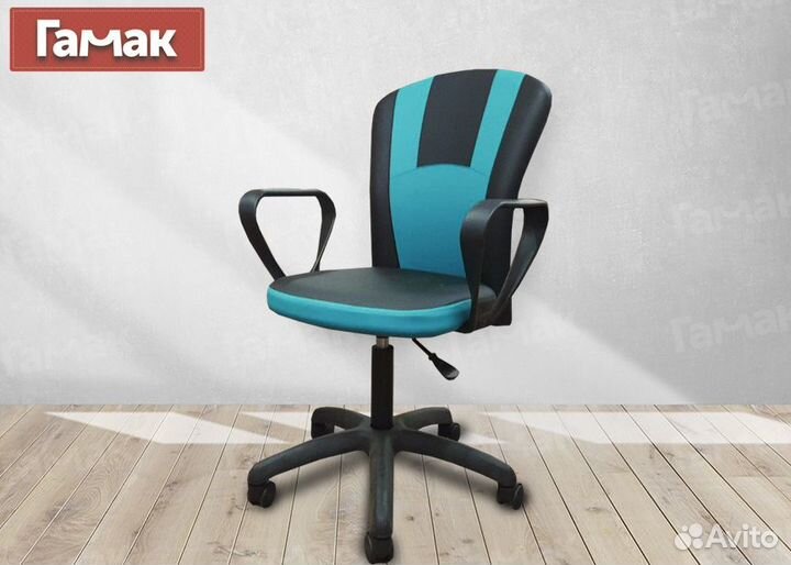 Компьютерное кресло в наличии для школьника