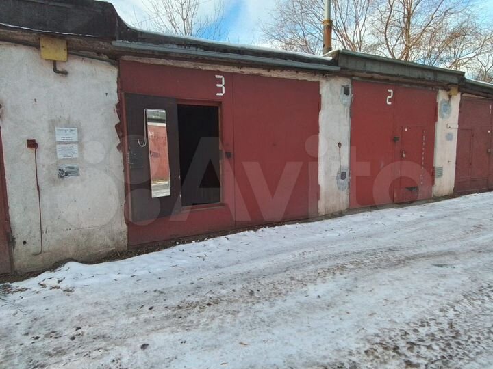 Гараж, > 30 м²