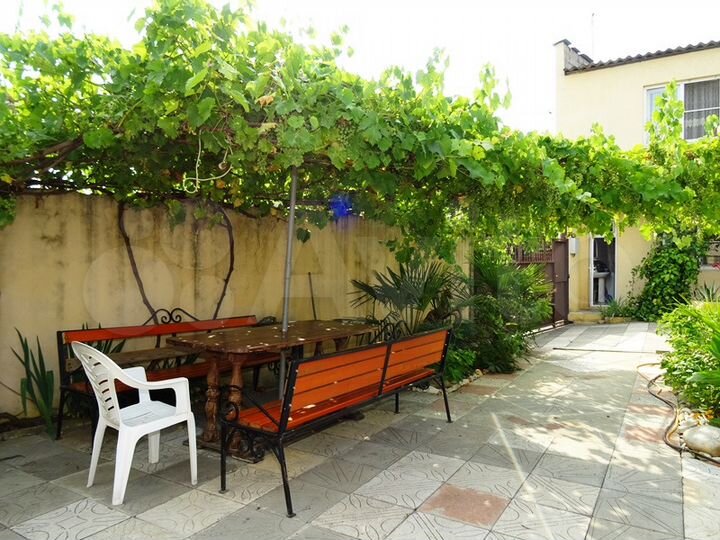 Комната 14 м² в 6-к., 1/1 эт.