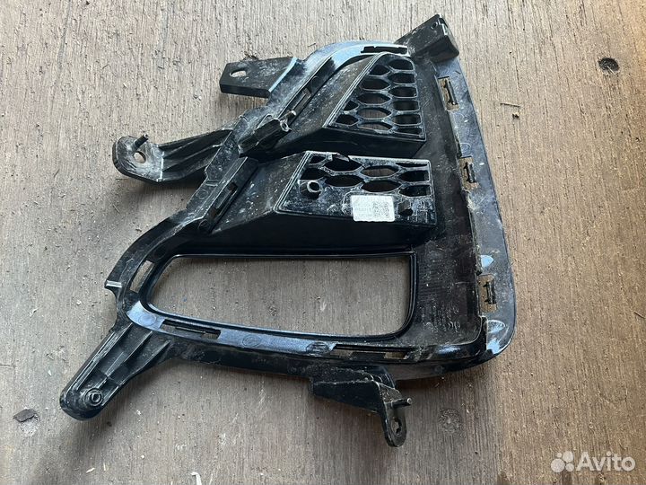 Решетка левая переднего бампера Kia Ceed 3