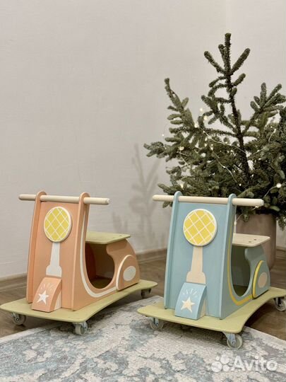 Машинка каталка новая
