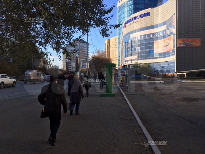 Свободного назначения в Центре, на первой линии