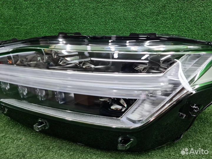 Фара левая Volvo XC90