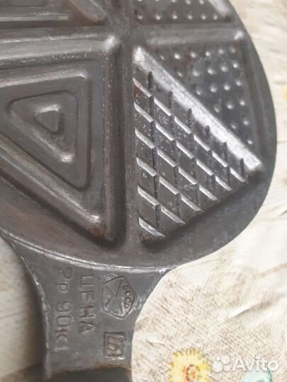 Вафельница новая СССР; орешница СССР