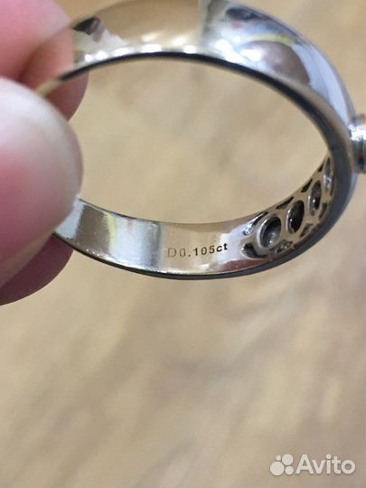 Кольцо с бриллиантом