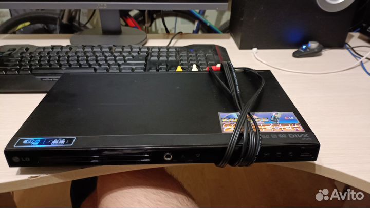 DVD проигрыватель LG DP527C