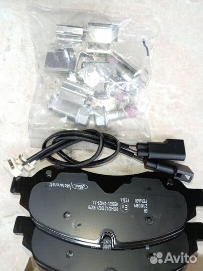 Передние торм.колодки Форд Транзит 2014гг